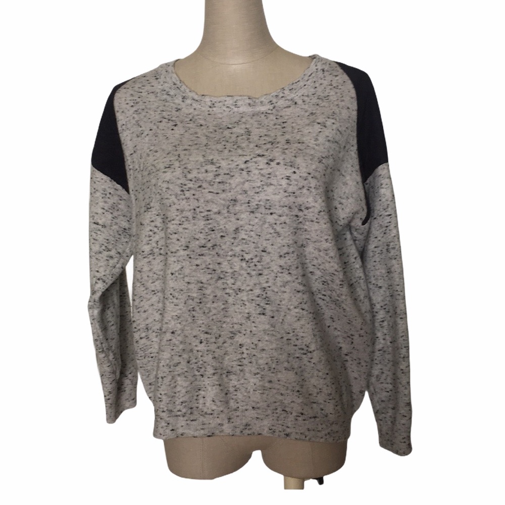 Lemon TART 🛍️ Grey Long Sleeve Sweater Top Sz M